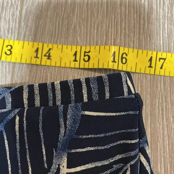 Express 2 piece skirt set leaf print L - Picture 14 of 16